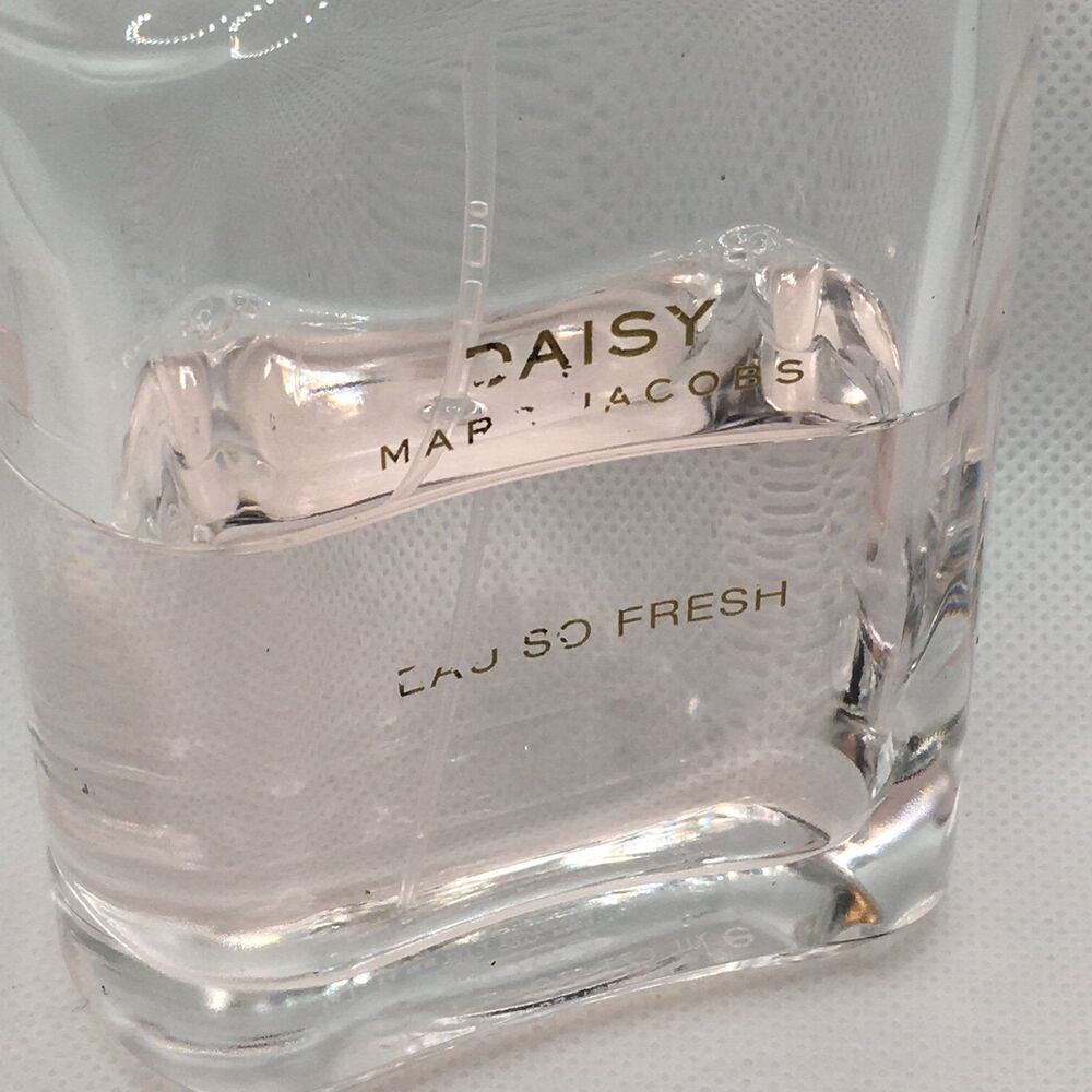 Daisy Eau so Fresh by marc jacobs. 4.25 fl oz 125ml 50% full